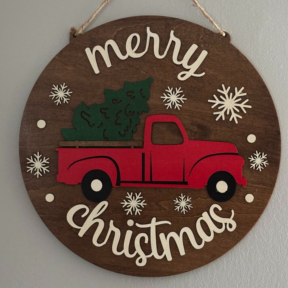 ❄️ Rustic “Merry Christmas” Wooden Door Sign | Vintage Truck Design